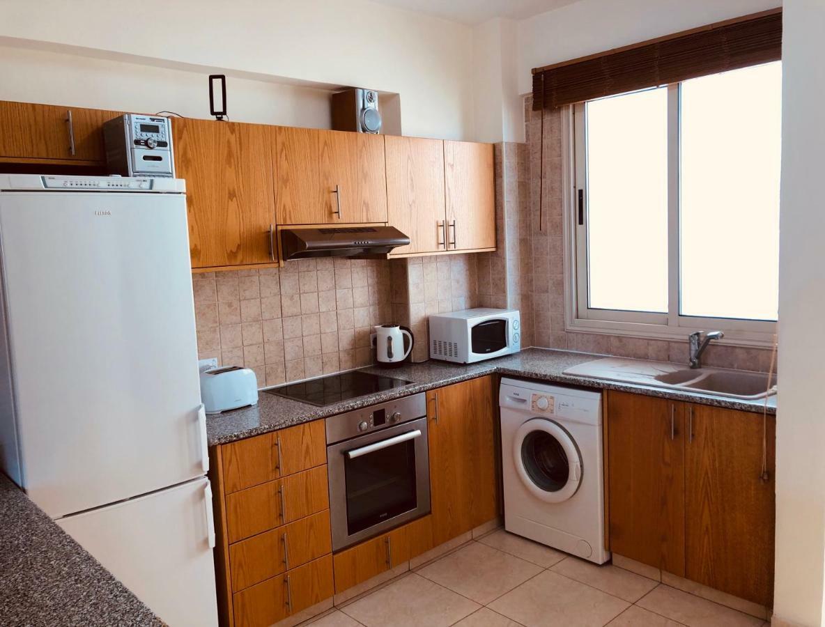 Private Apartment At Aristo Universe III With Pool Paphos Kültér fotó