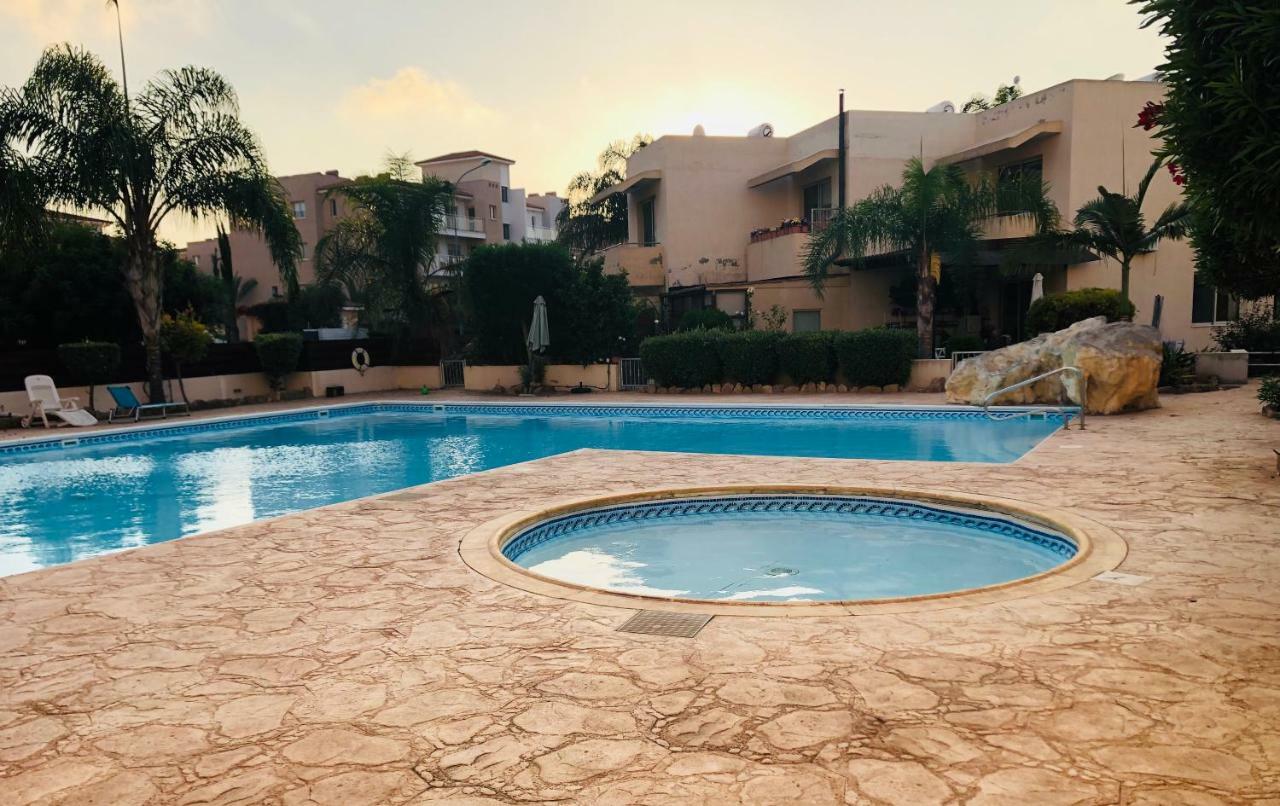 Private Apartment At Aristo Universe III With Pool Paphos Kültér fotó